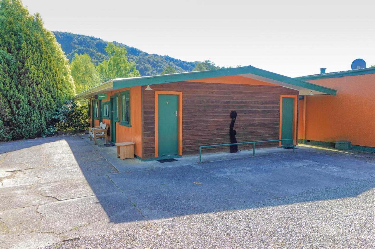 Kiwi Park Motels Murchison Exteriör bild