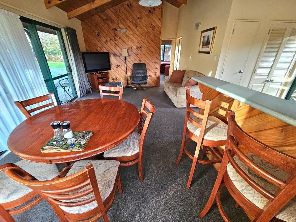 Kiwi Park Motels Murchison Exteriör bild