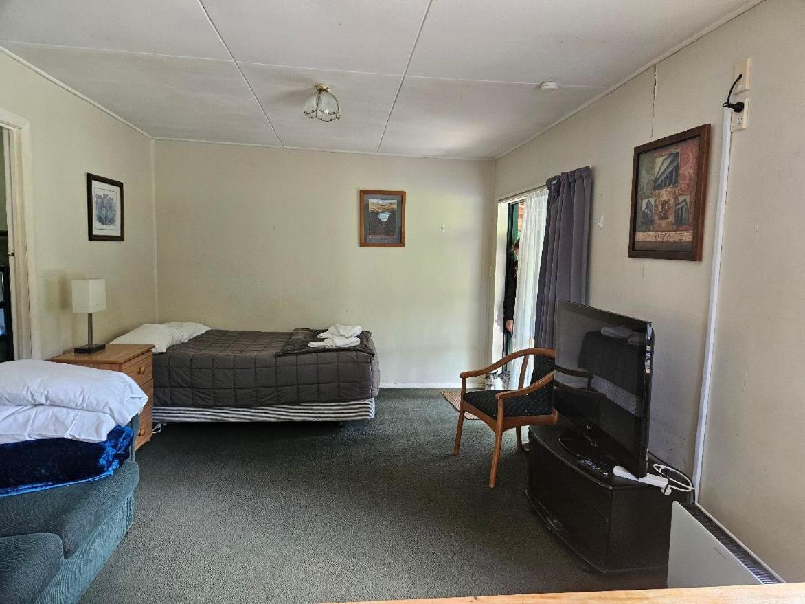 Kiwi Park Motels Murchison Exteriör bild