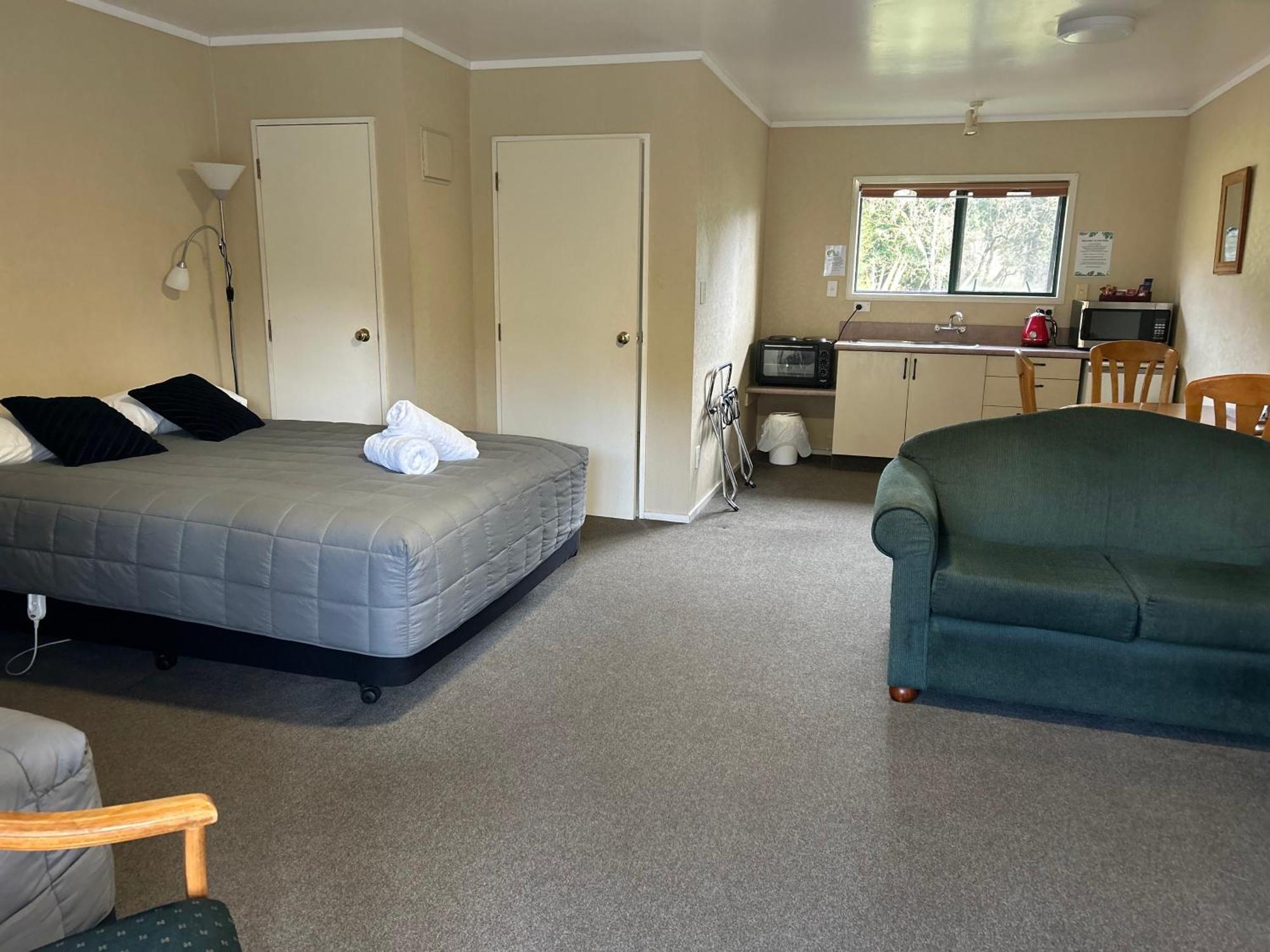 Kiwi Park Motels Murchison Exteriör bild