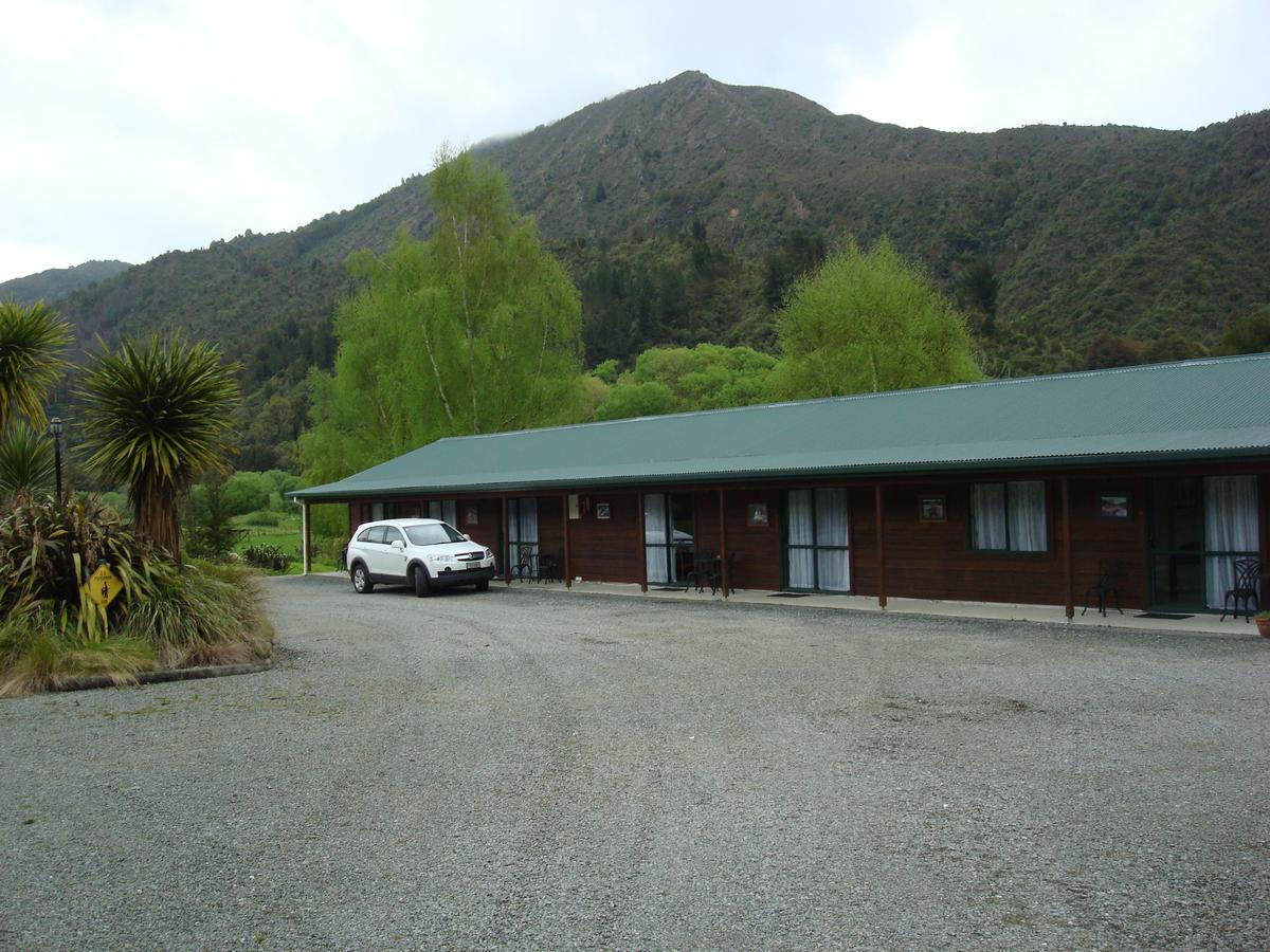 Kiwi Park Motels Murchison Exteriör bild