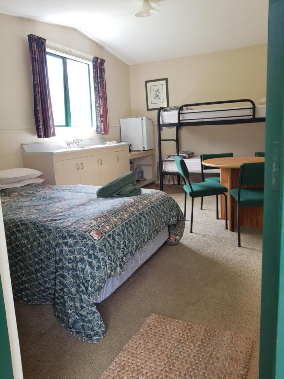 Kiwi Park Motels Murchison Exteriör bild