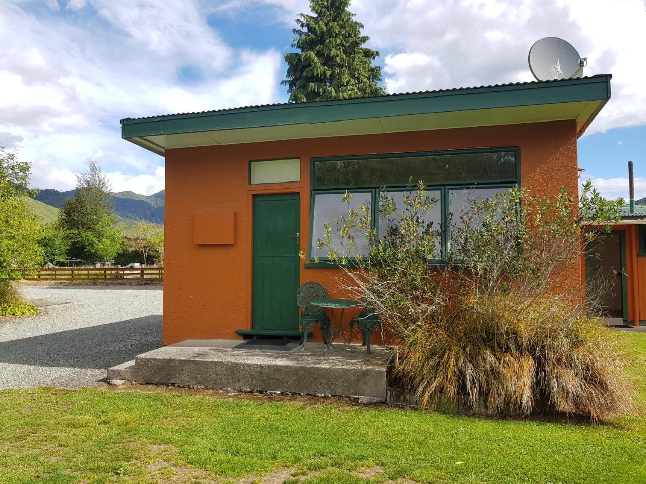Kiwi Park Motels Murchison Exteriör bild